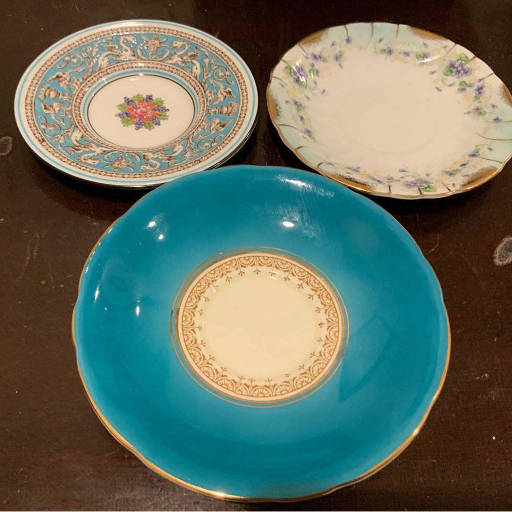 3 beautiful blue saucers - Wedgewood Florentine, Aynsley, Lefton